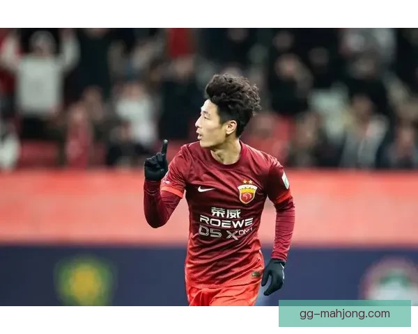 武磊单赛季打入34球打破中超进球纪录荣膺金靴成为新纪录创造者